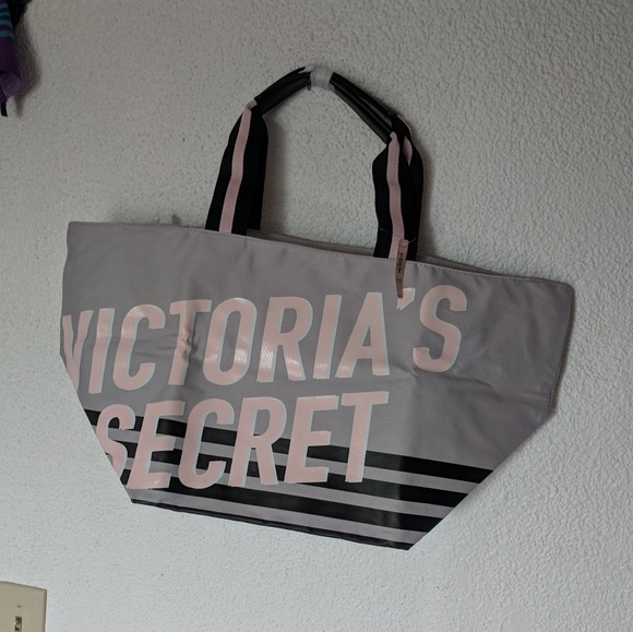 Victoria's Secret Handbags - NWT Victoria's Secret Beach Bag